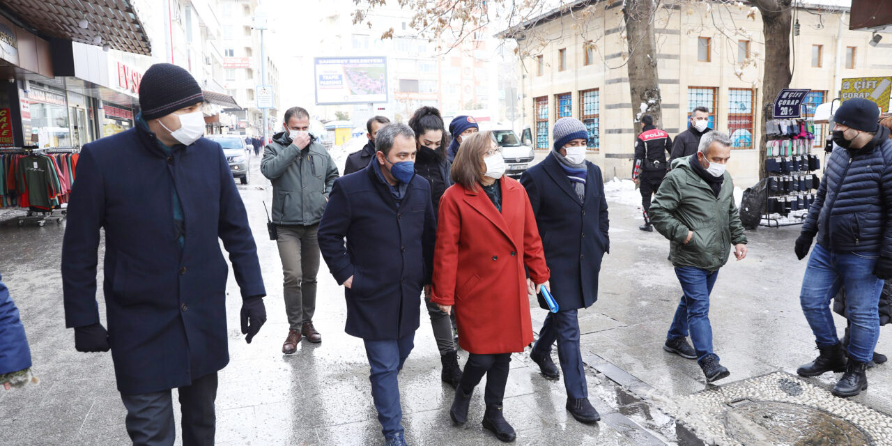 BAŞKAN ŞAHİN GAZİLER CADDESİ’NDE İNCELEMELERDE BULUNDU 