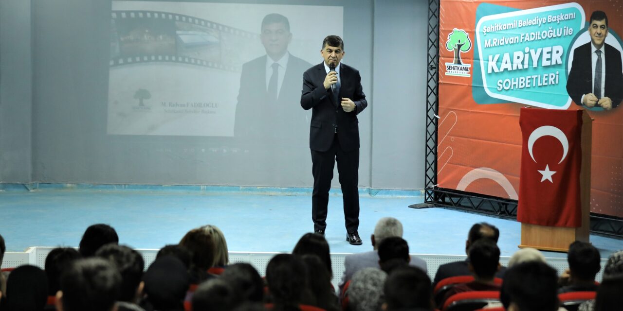 ÖĞRENCİLER SORDU, BAŞKAN FADILOĞLU YANITLADI