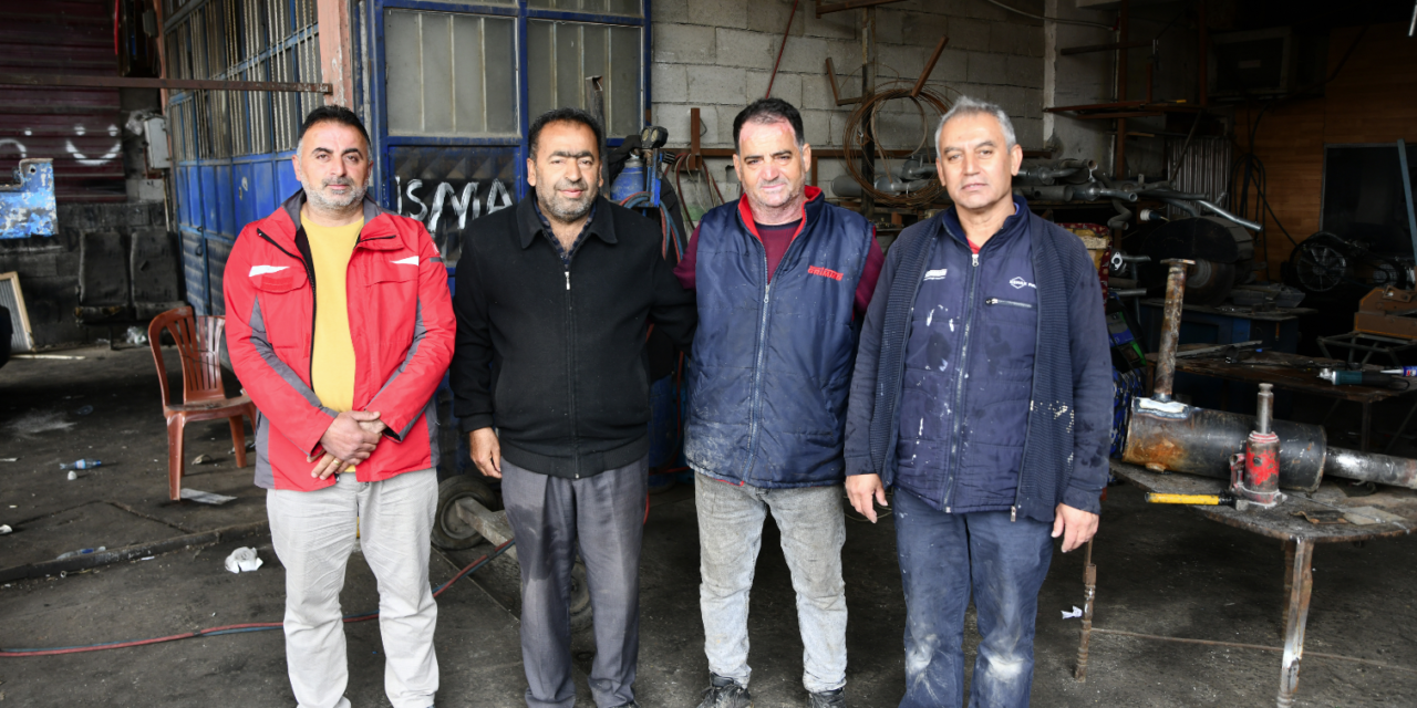 Depremlerin yıkıma neden olduğu Nurdağı’nda oto sanayi esnafı kepenk açtı