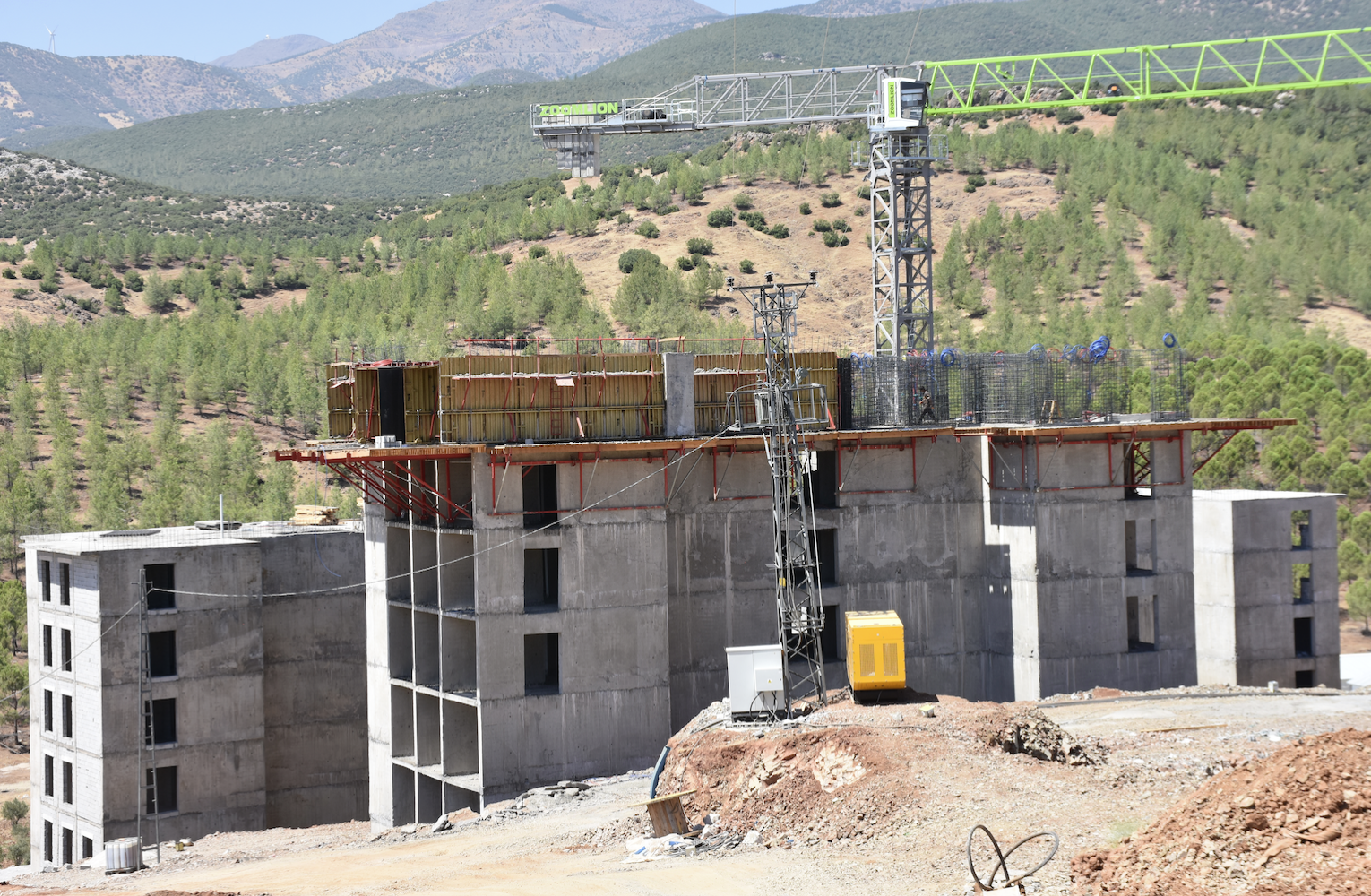 Nurdağı’nda 26 bloktan oluşan kalıcı konut projesinde kaba inşaatın yüzde 70’i tamamlandı