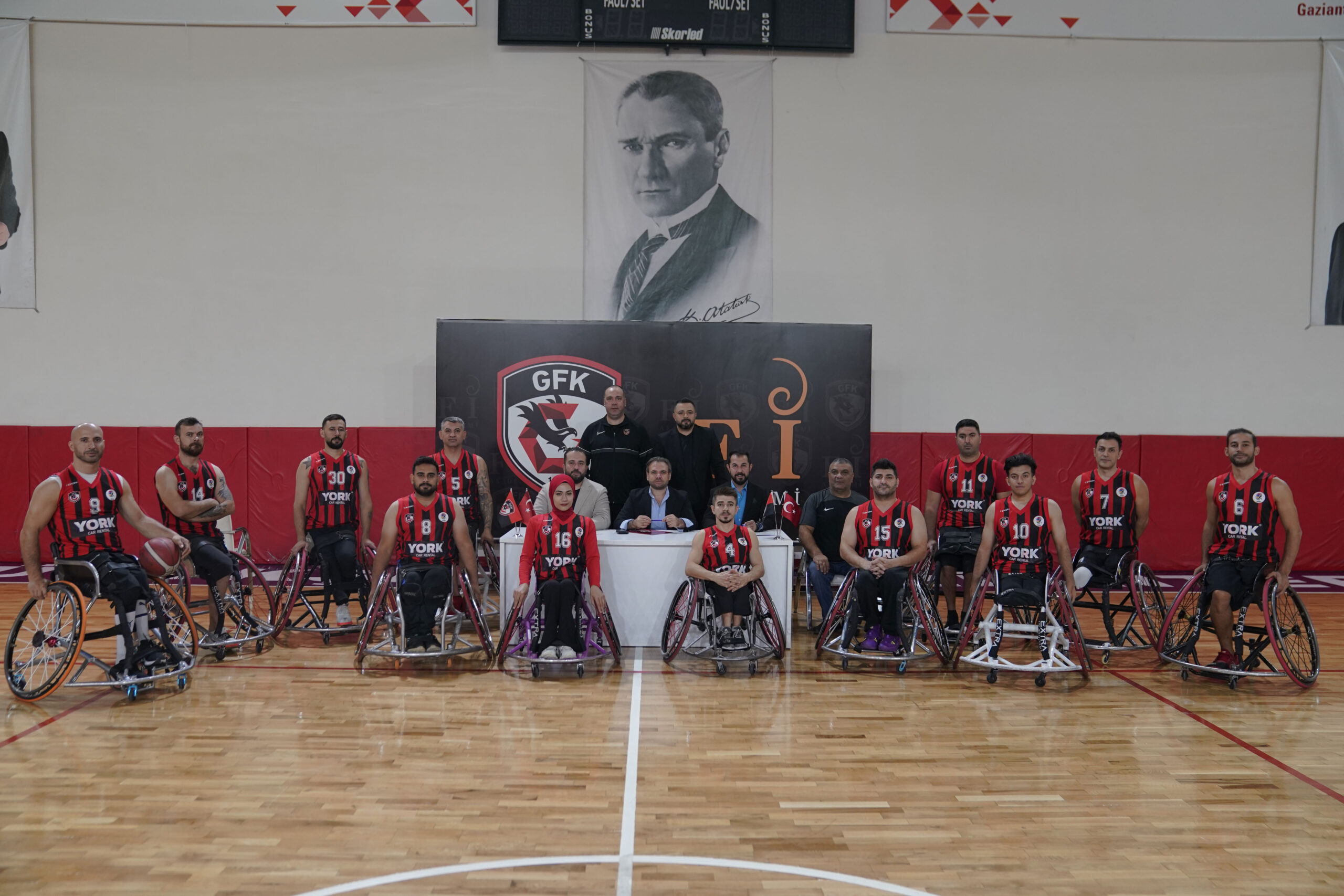 Gazişehir Gaziantep Tekerlekli Sandalye Basketbol Takımı’nın yeni sponsoru Fİ Akademi oldu