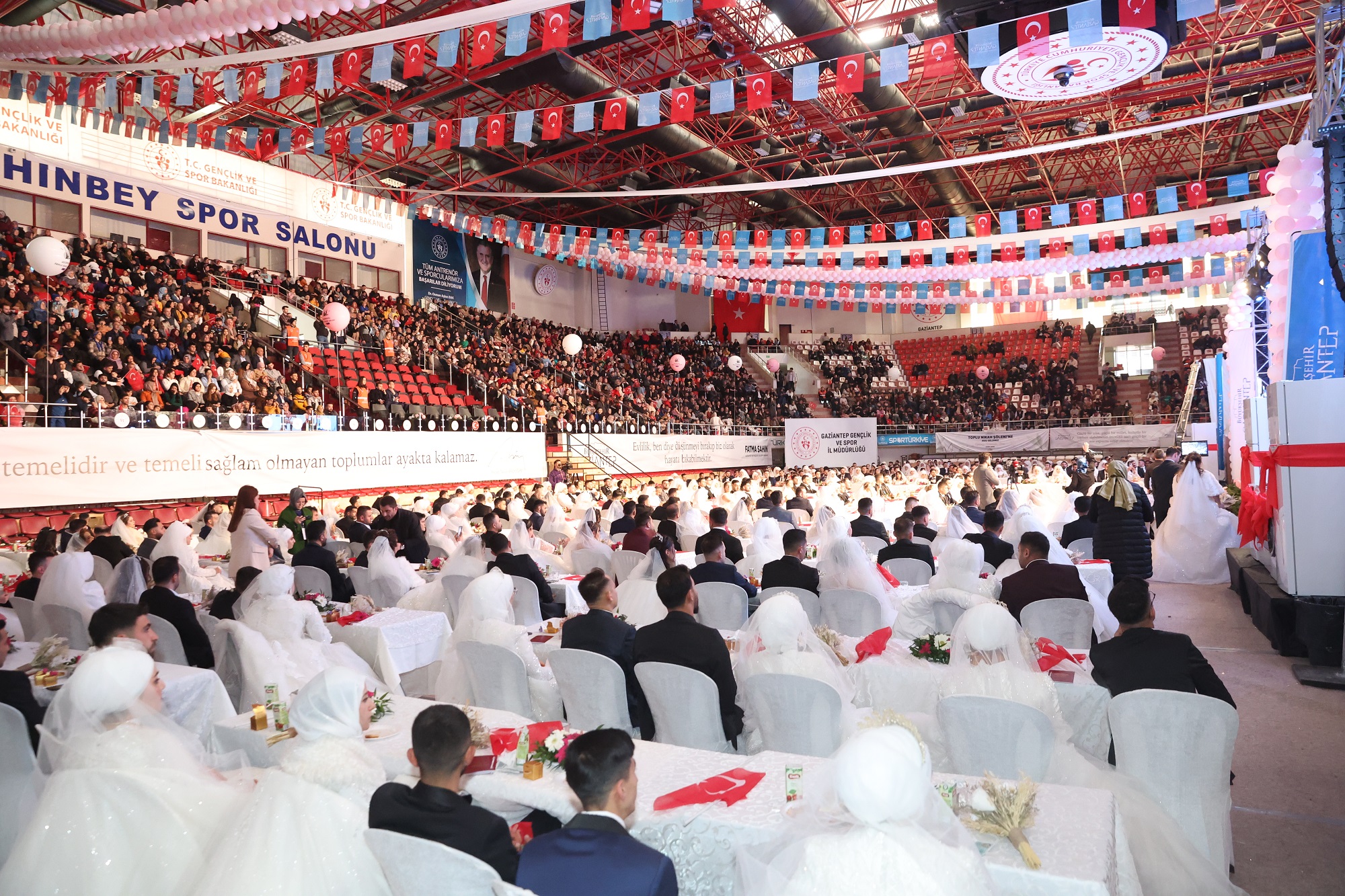 Gaziantep’te 250 çift için toplu nikah töreni düzenlendi