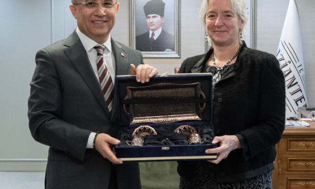 İsveç’in Ankara Büyükelçisi Mard, Gaziantep Valisi Çeber’i ziyaret etti
