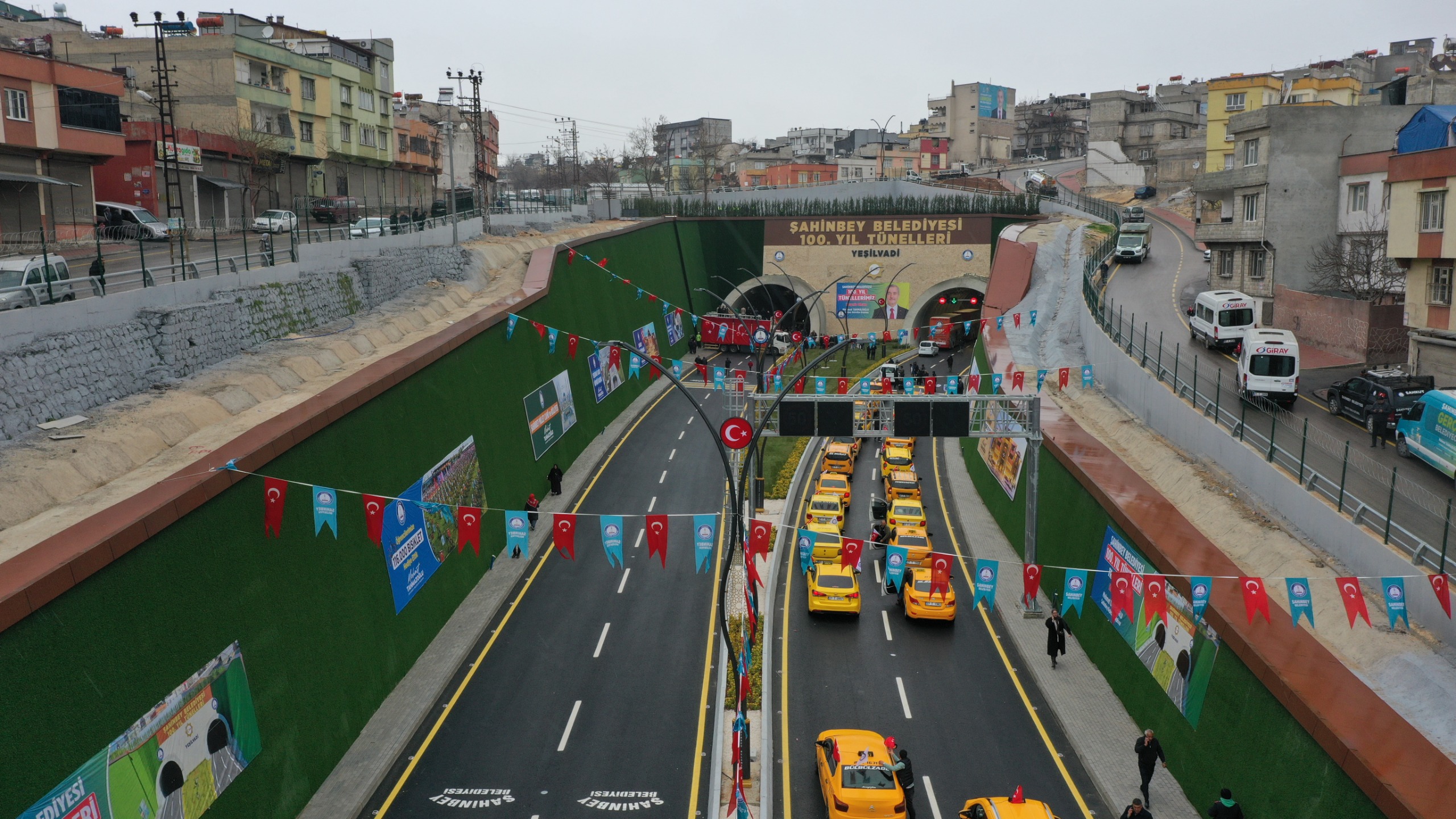 Gaziantep’te trafiğe açılan tünel 25 dakikadaki mesafeyi 1 dakikaya indirdi