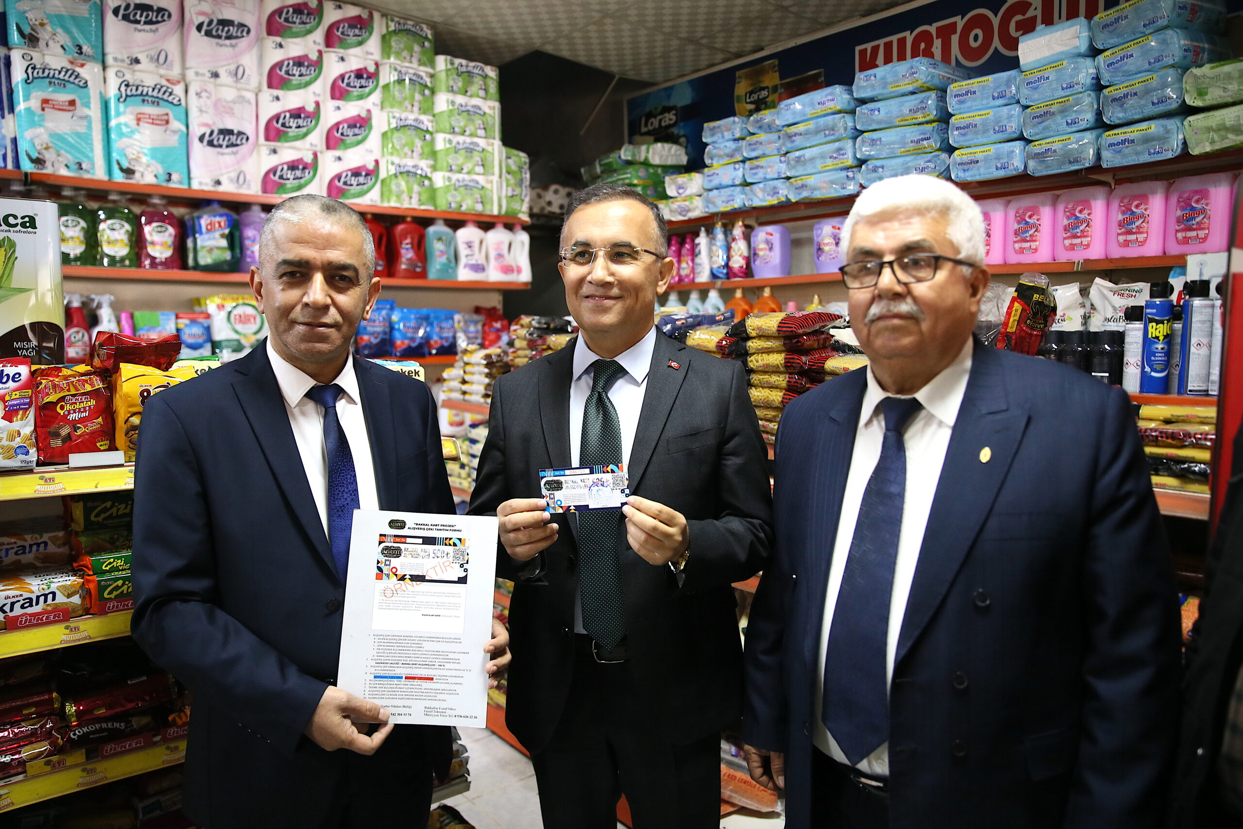 Gaziantep’te aileler “Bakkal Kart”la ilk alışverişlerini yaptı