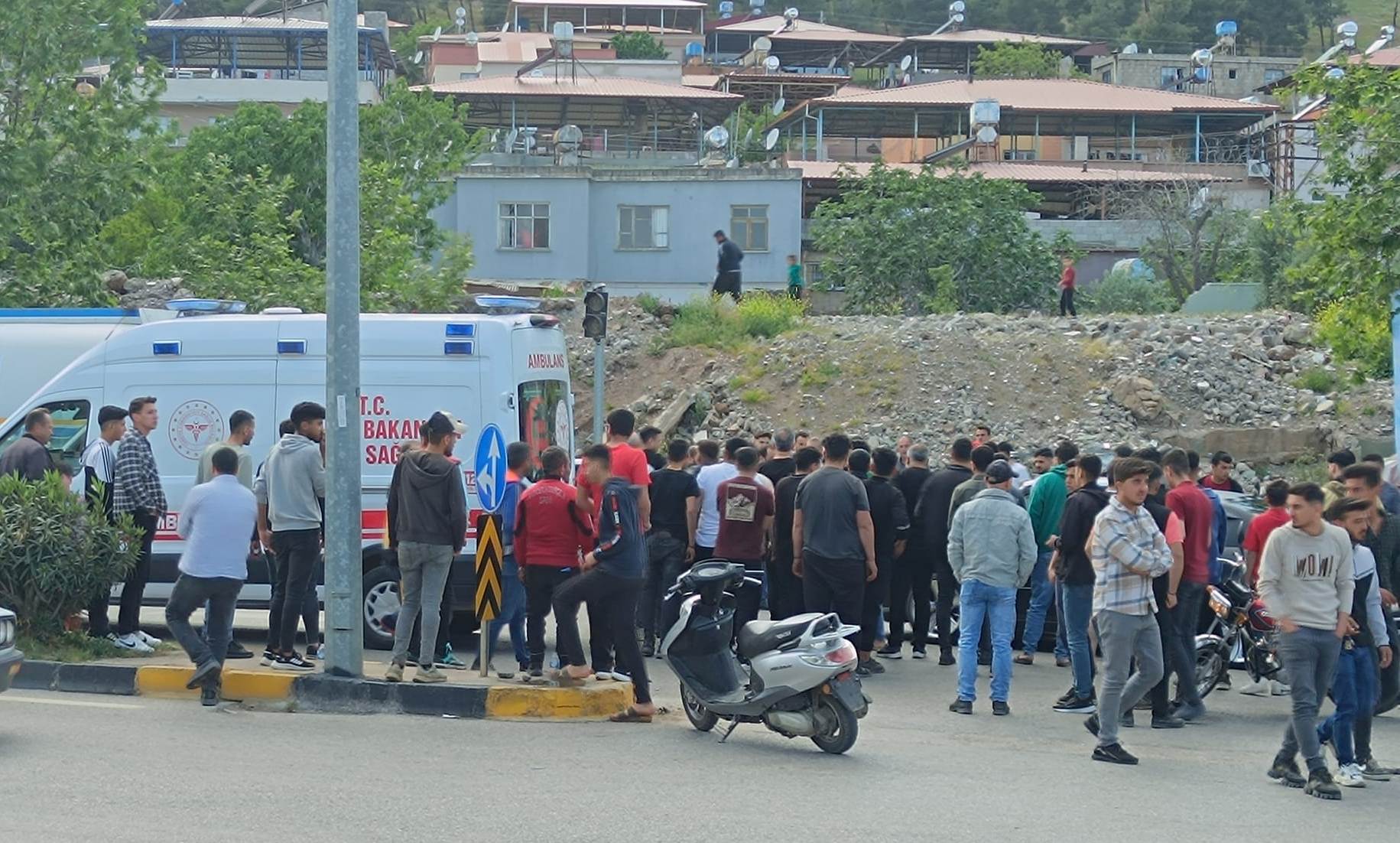 Gaziantep’te kamyonla motosikletin çarpışması sonucu 2 kişi yaralandı