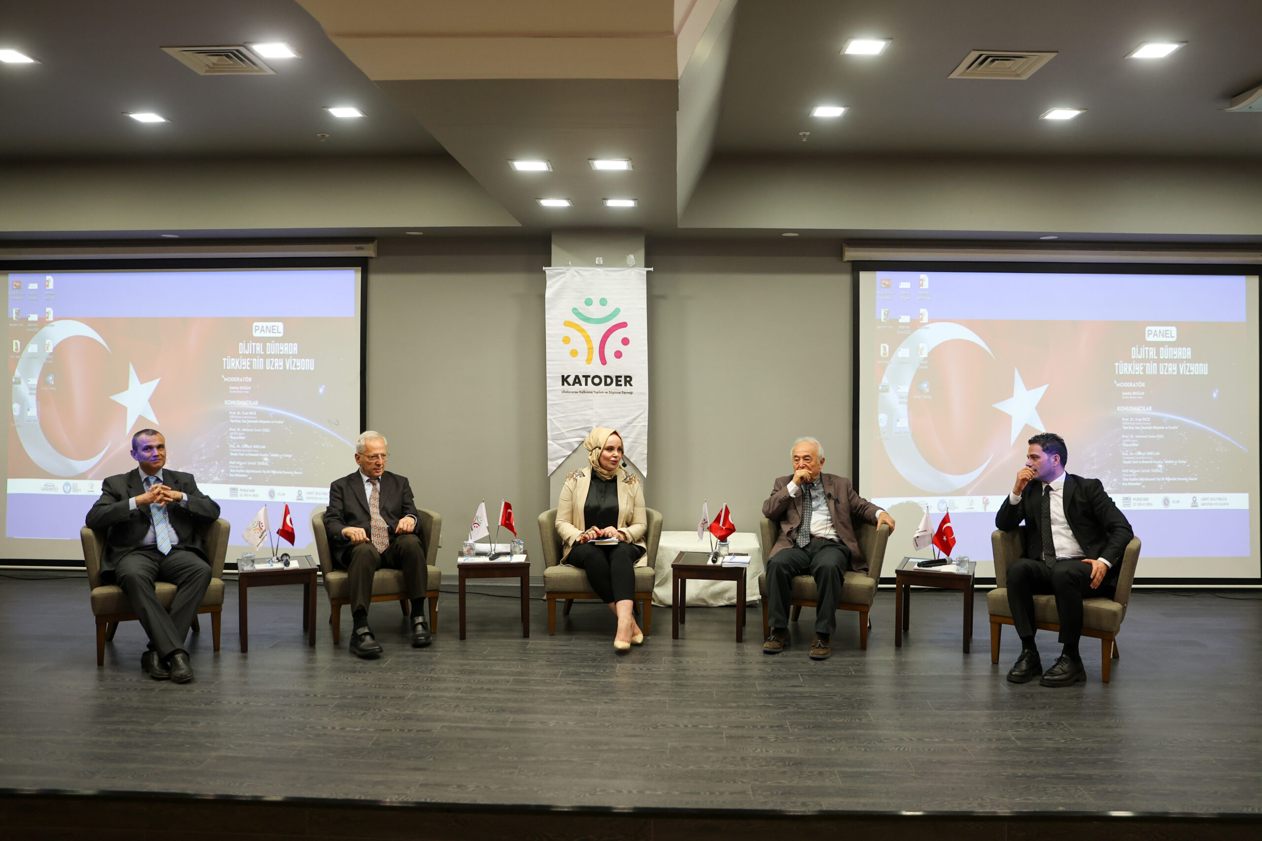 Gaziantep’te “Dijital Dünyada Türkiye’nin Uzay Vizyonu” konulu panel düzenlendi