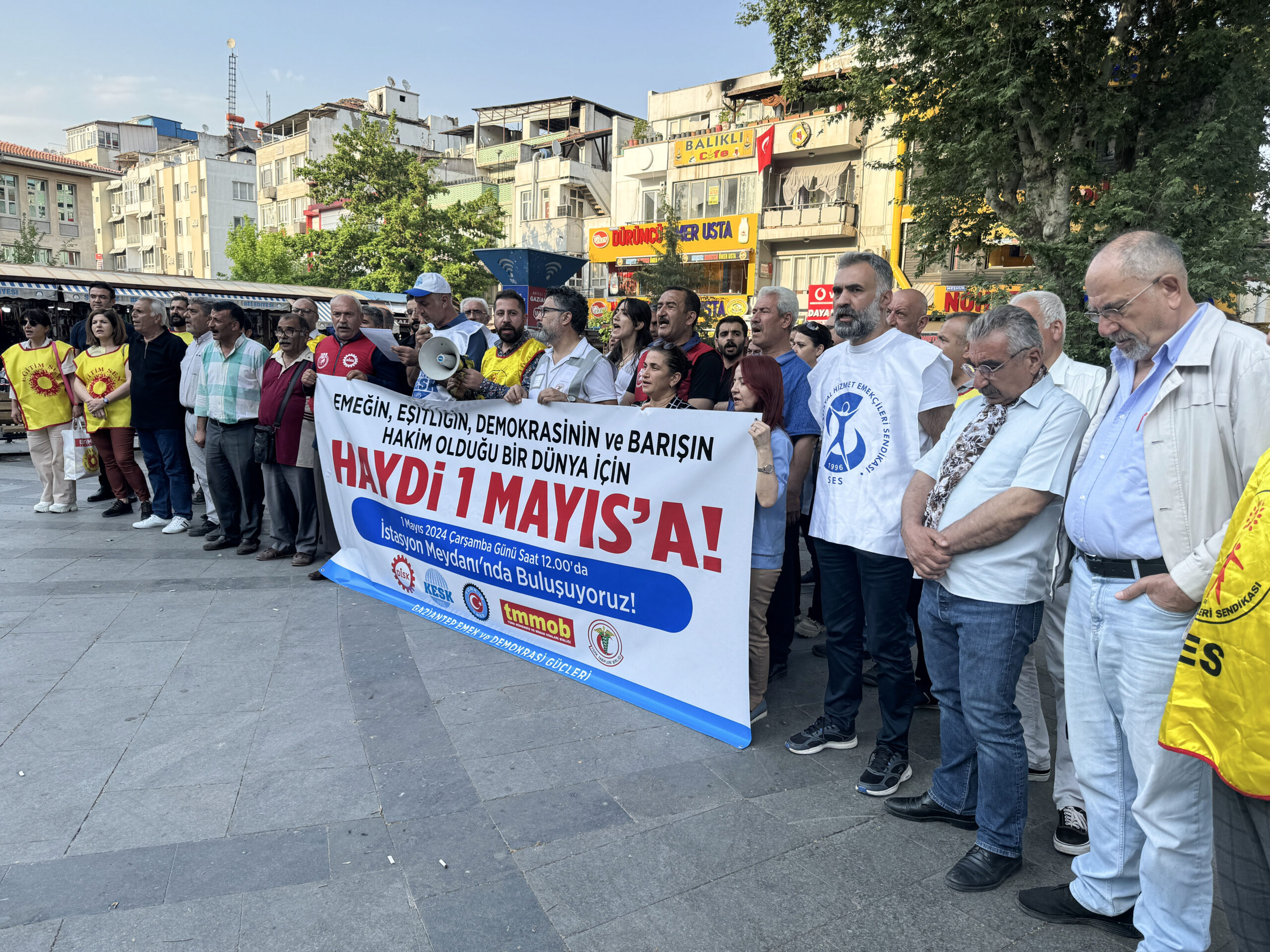 Gaziantep’te sendikacılar, vatandaşları 1 Mayıs Emek ve Dayanışma Günü’ne davet etti