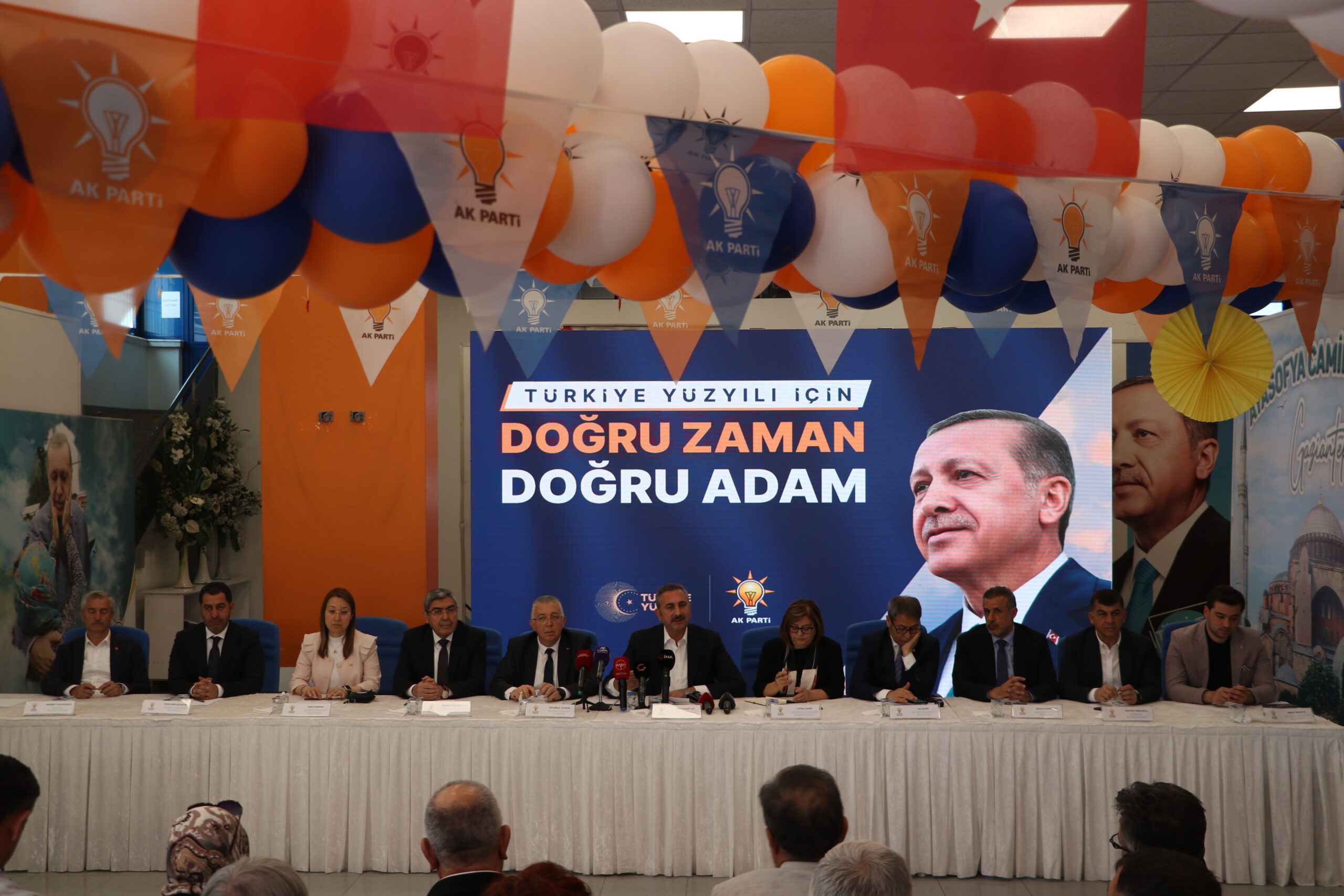 AK Parti Gaziantep milletvekilleri basına tanıtıldı