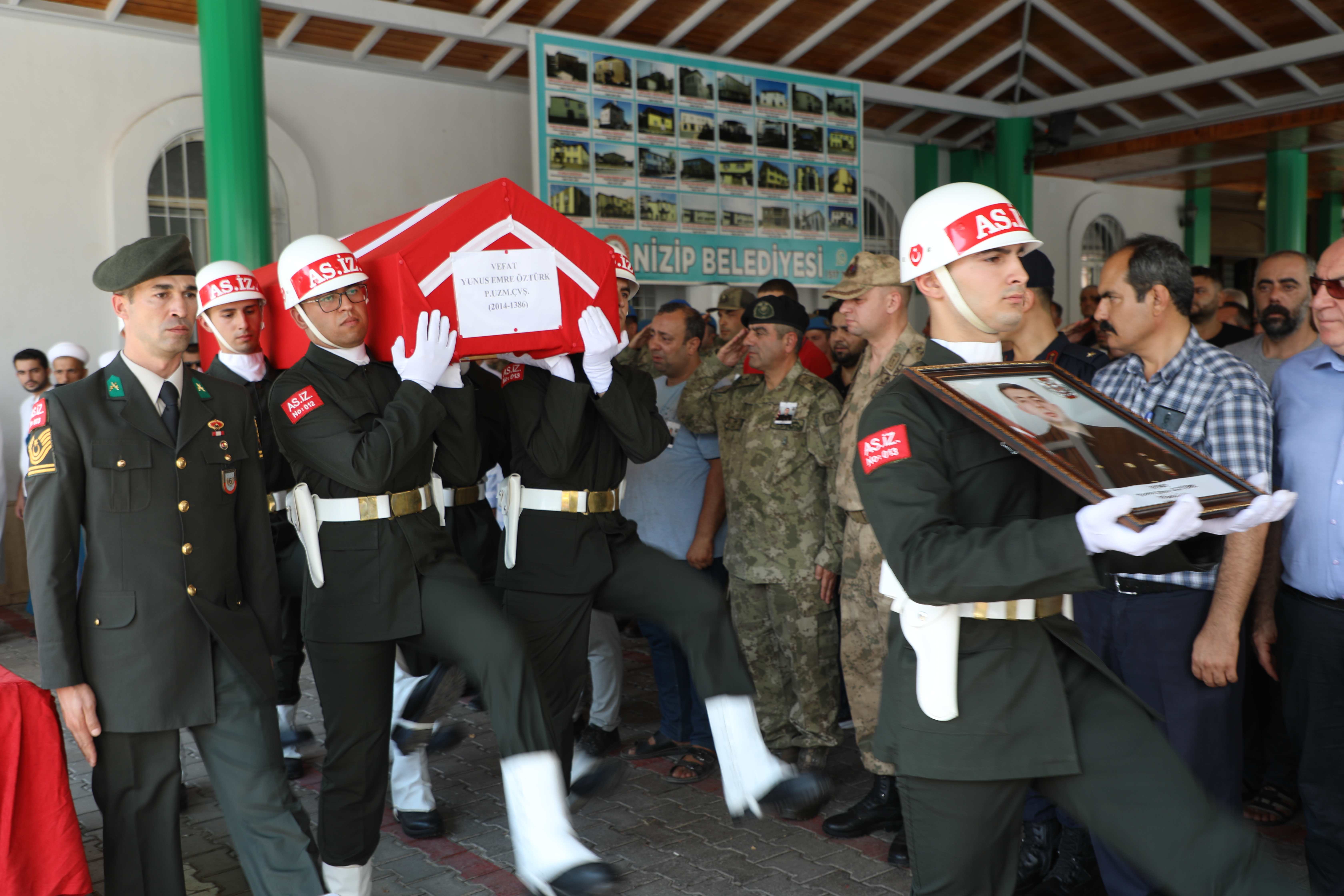Trafik kazasında hayatını kaybeden uzman çavuşun cenazesi Gaziantep’te toprağa verildi