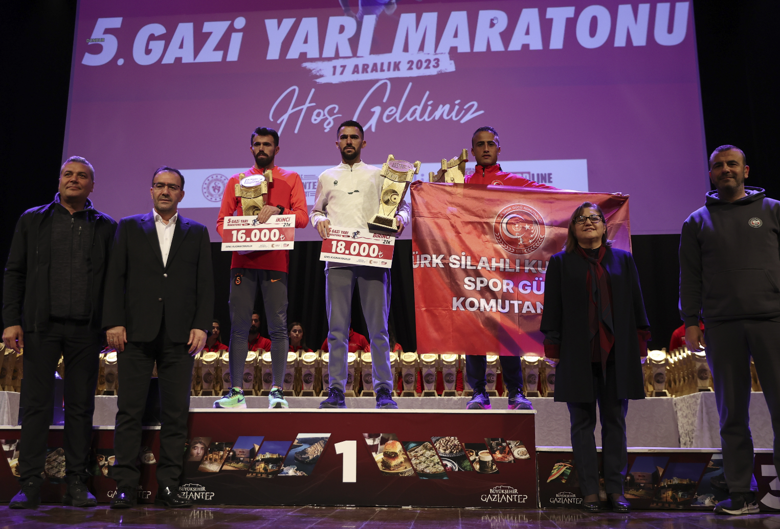 Gaziantep’te düzenlenen 5. Gazi Yarı Maratonu tamamlandı