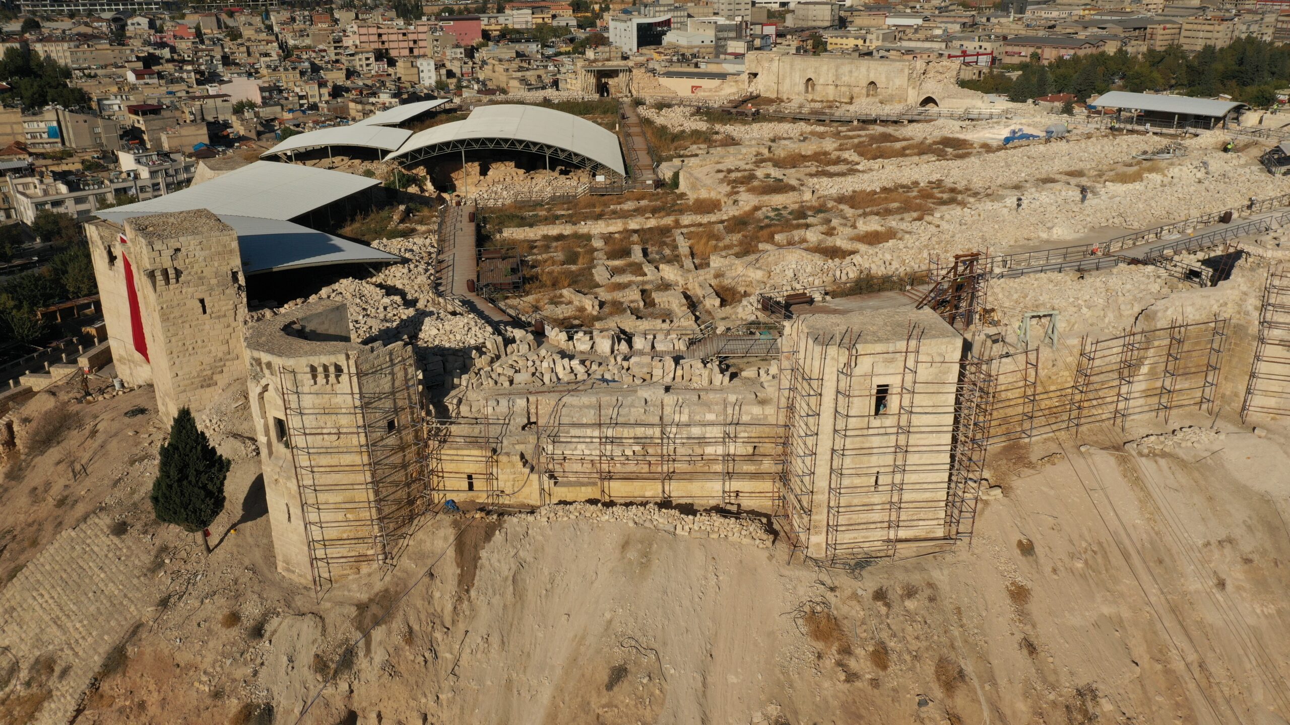 6 ŞUBAT DEPREMLERİNİN BİRİNCİ YILI – Gaziantep’te depremlerden etkilenen tarihi mirasın yüzde 99’u hizmete açıldı