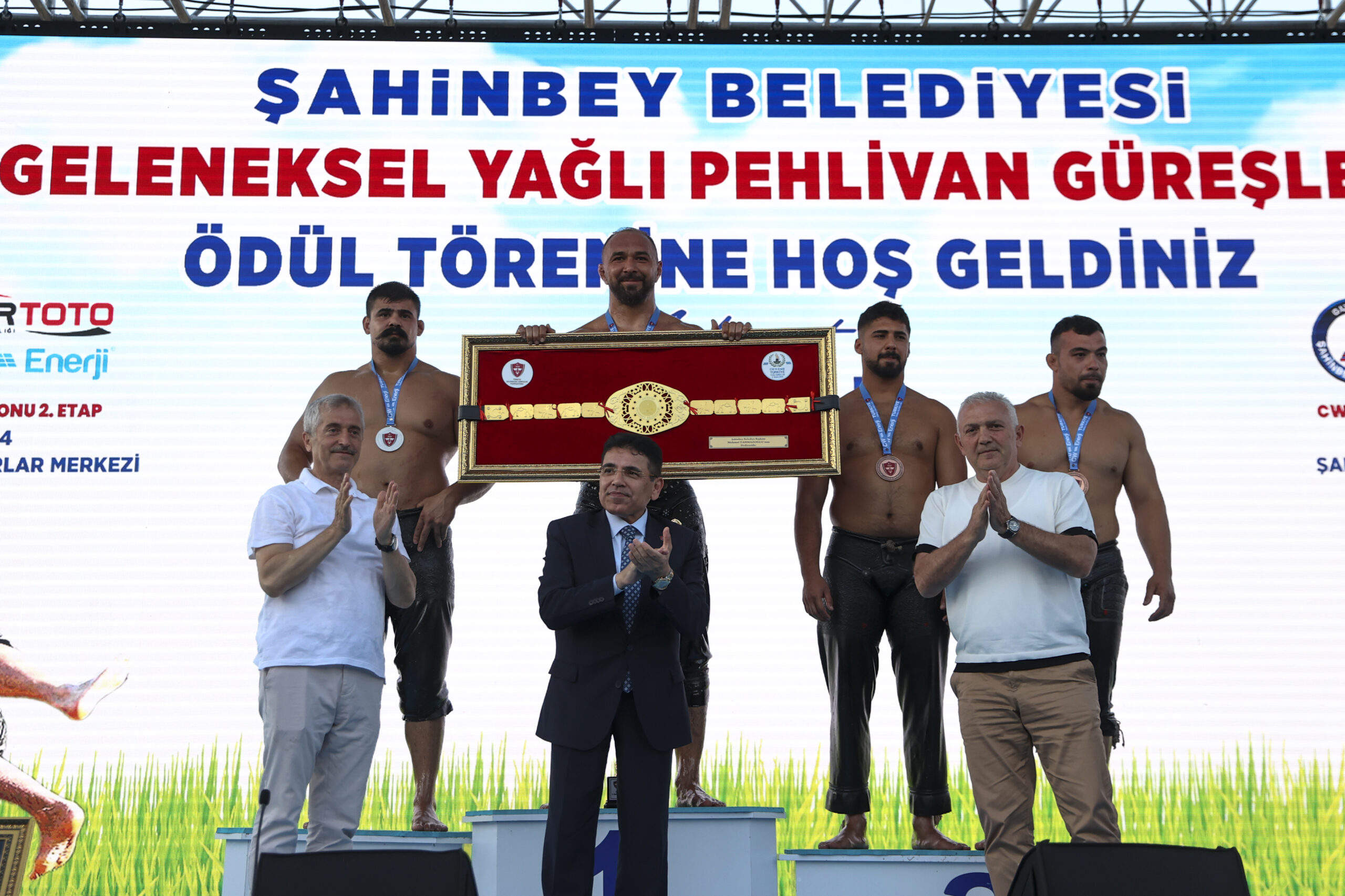 CW Enerji Türkiye Yağlı Güreş Ligi’nin Şahinbey etabını Ali Gürbüz kazandı